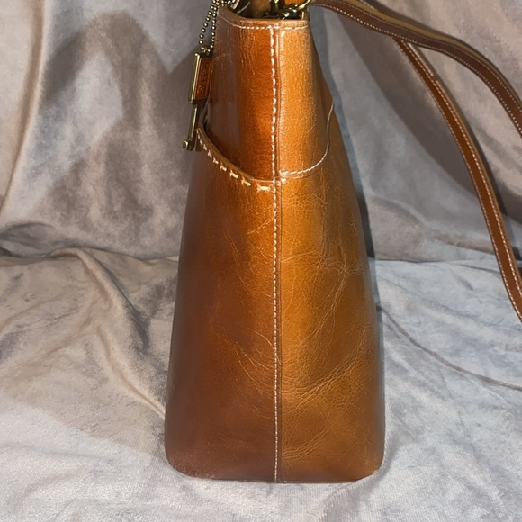 Fossil bucket leather handbag - Picture 7 of 16